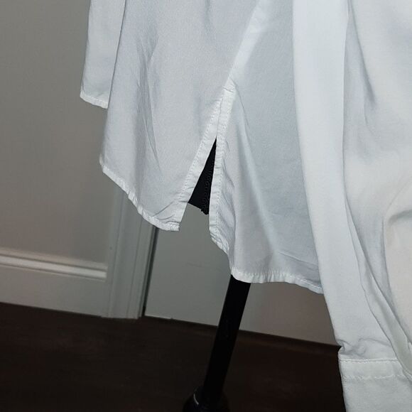 Dear John White Blouse with Pearl Buttons - Picture 5 of 10
